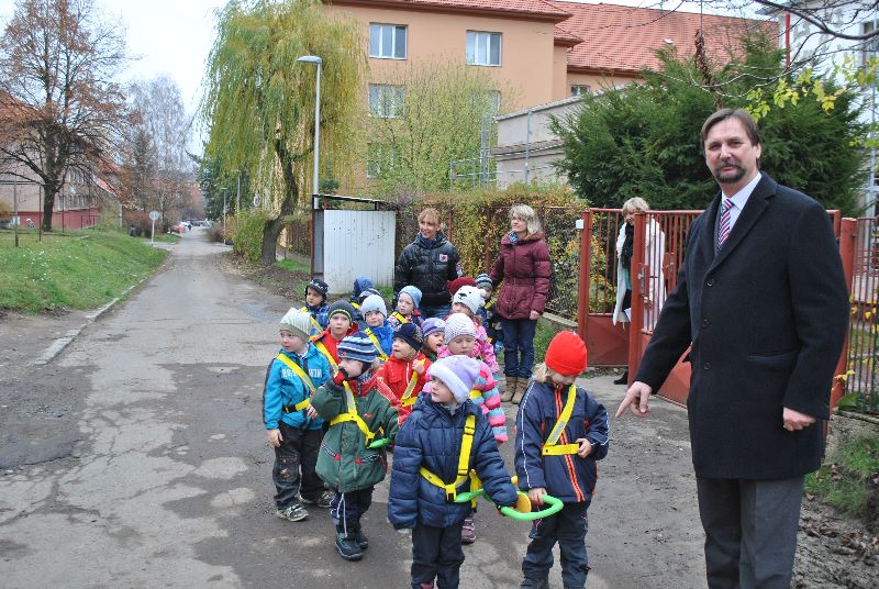 Děti z jeslí a MŠ Klubíčko dostaly praktický dárek - 6