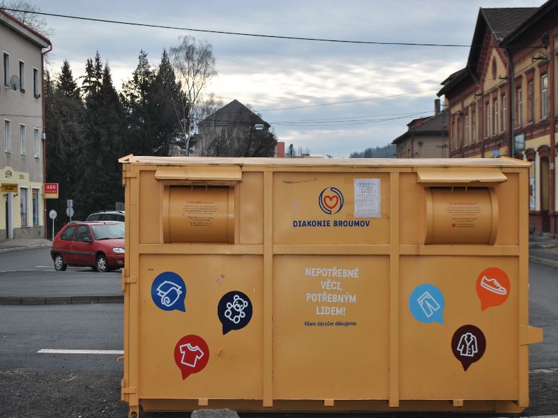 Kontejnery na ošacení v Příbrami - kontejner_textil_horni_nadrazi