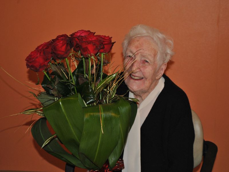 Občanka Příbrami oslavila 100 let, gratulovat přišli i zástupci města - 1