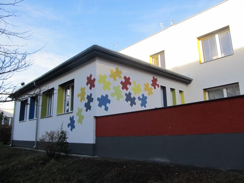 Pohled na zateplenou budovu MŠ