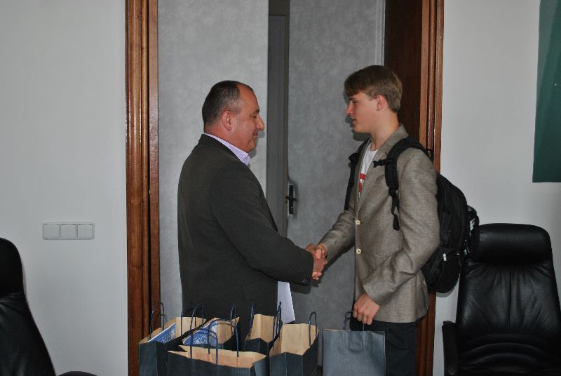 Mladí volejbalisté Příbrami navštívili radnici - 3