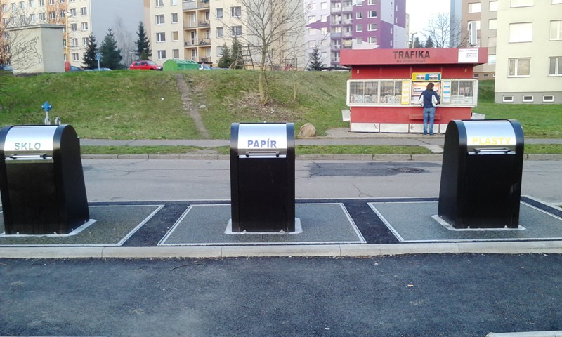 Vybudování podzemních kontejnerů ve městě Příbram - Jiráskovy sady, u 2. polikliniky, ul. Drkolnovská - IMG_20150410_064334