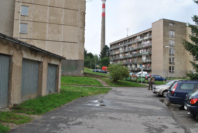 Asistenti prevence kriminality zorganizovali úklid v okolí ubytoven Pod čertovým pahorkem - DSC_0002