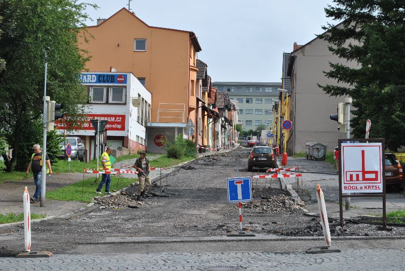 Riegrova ulice je uzavřena, parkoviště naproti Uranu je dočasně zdarma - DSC_0038