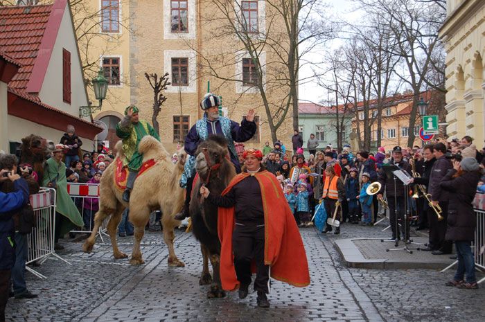 My tři králové jdeme k vám - tri-kralovy-pruvod