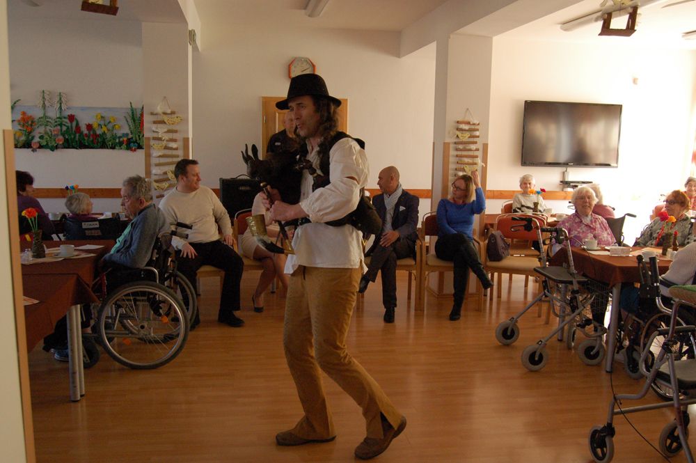Klienti Pečovatelské služby nezůstávají stranou dění - 02