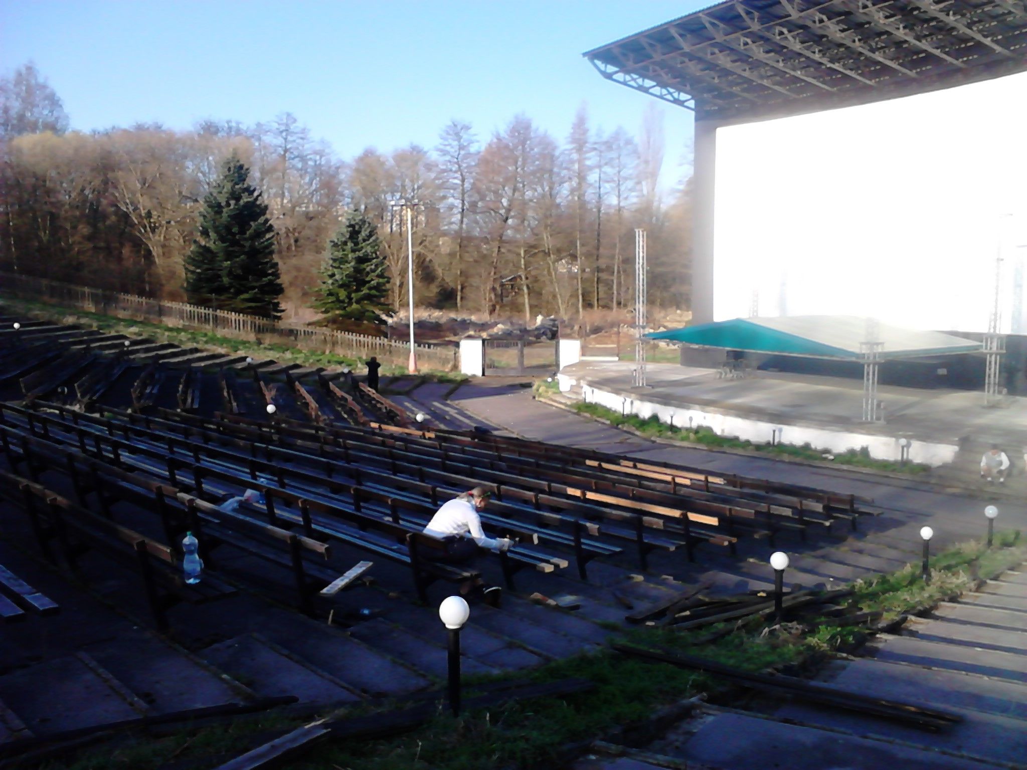 Na Novém rybníku se pilně pracuje - Nory_rybnik_2