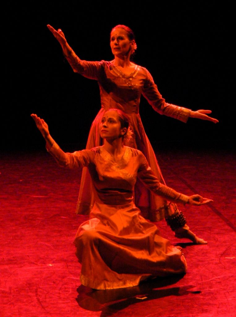 Antonín Dvořák v duchovním souznění východu a západu spojuje několik druhů umění - Kathak_3