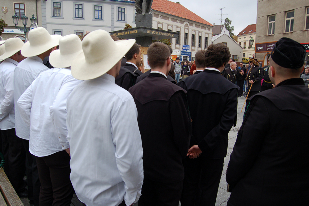 Příbramský „skok přes kůži“ 2015 - skok%202