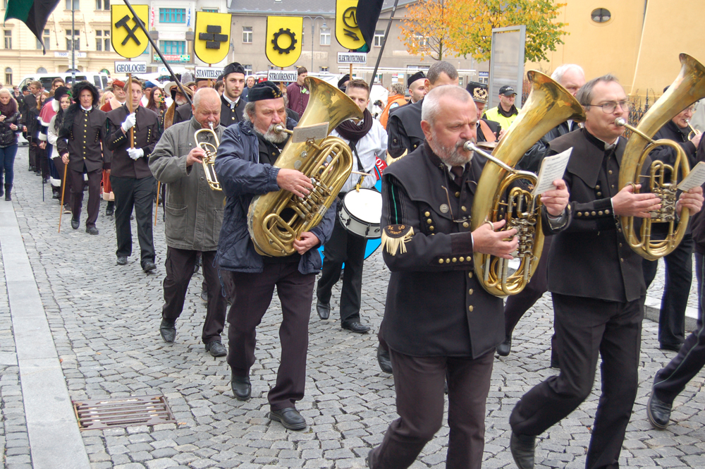 Příbramský „skok přes kůži“ 2015 - skok%205