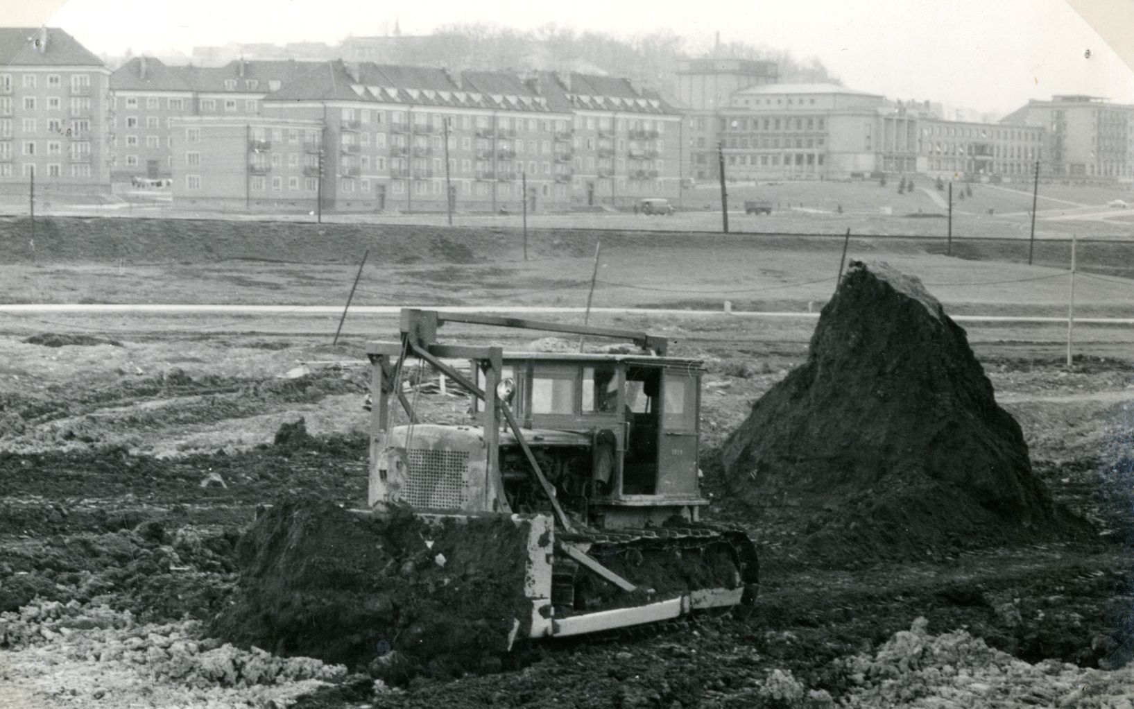 Historie - 4%20Bagrov%C3%A1n%C3%AD%20bahna%20na%20dn%C4%9B%201962