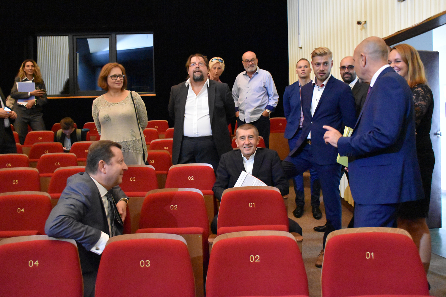 Předseda vlády a ministr kultury v pátek navštívili kulturní dům - 02