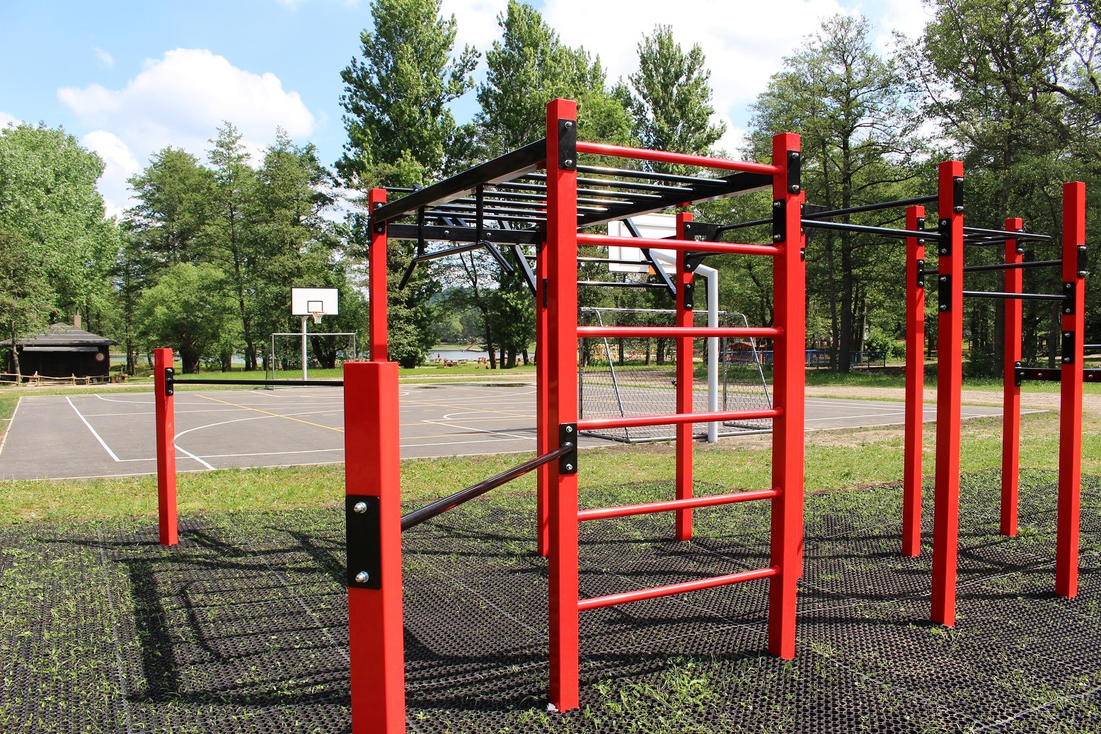 Občerstvení na Nováku zahajuje provoz - workout%20h%C5%99i%C5%A1t%C4%9B