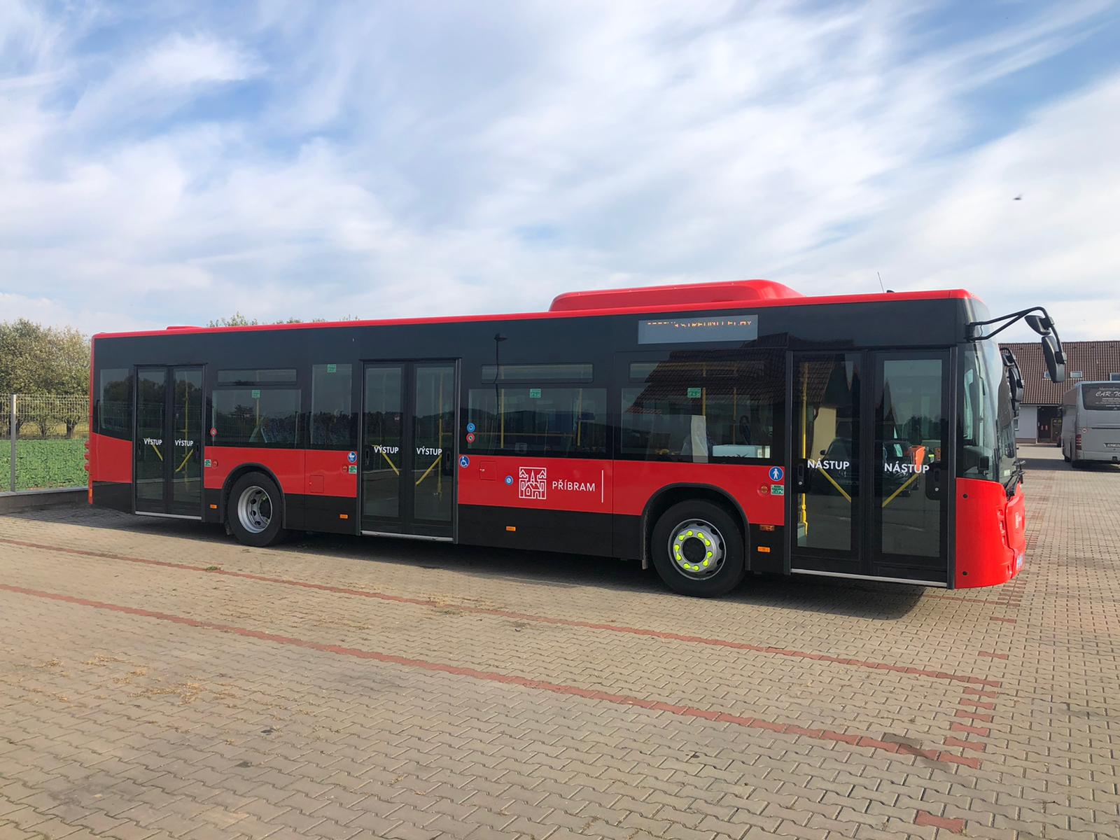 Nové autobusy MHD Příbram - foto%20mhd%20pb%20nove%20busy%20%283%29