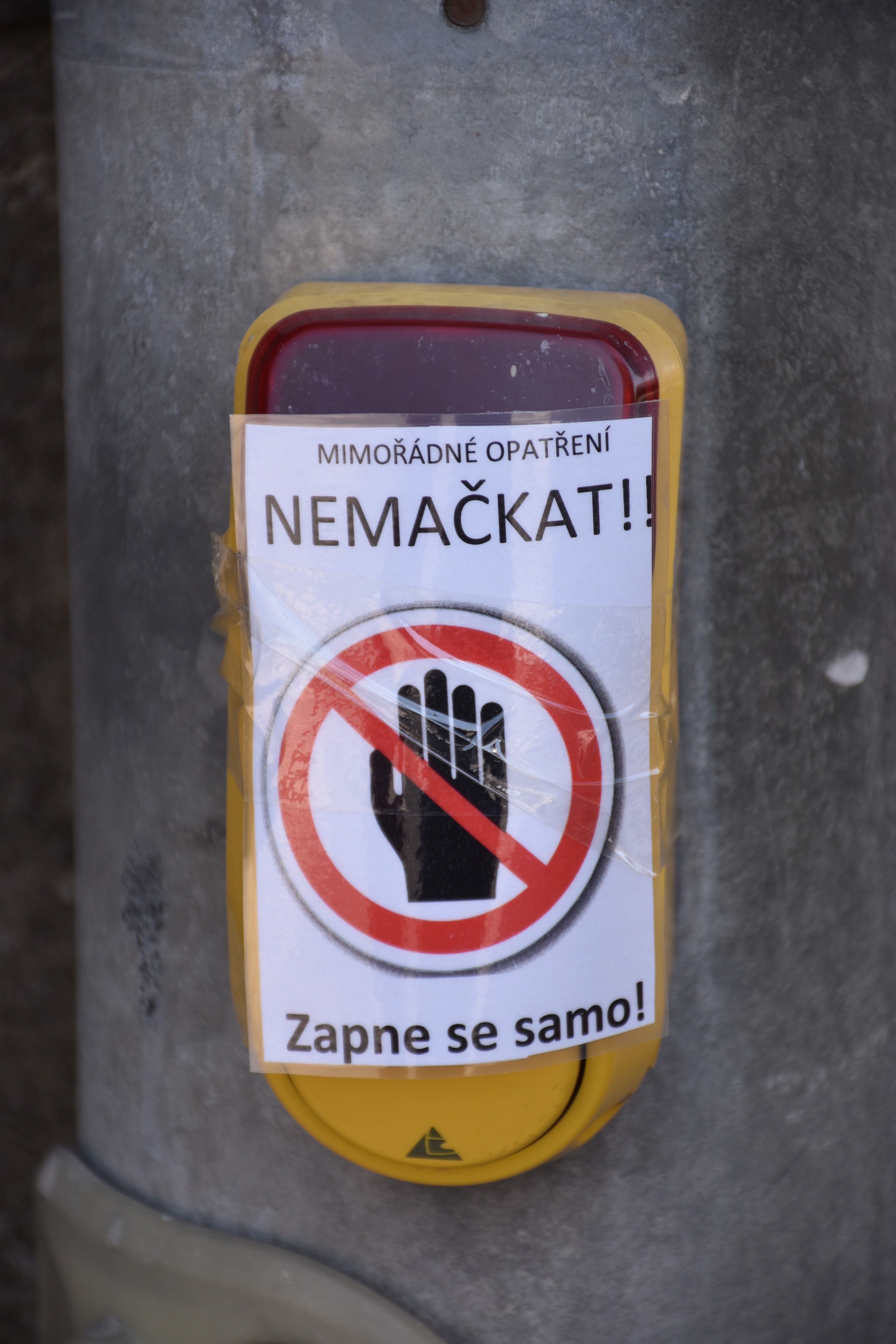 Na přechodech bez tlačítek - semafor
