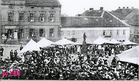 Rekonstrukce náměstí J. A. Alise - Namesti_1900