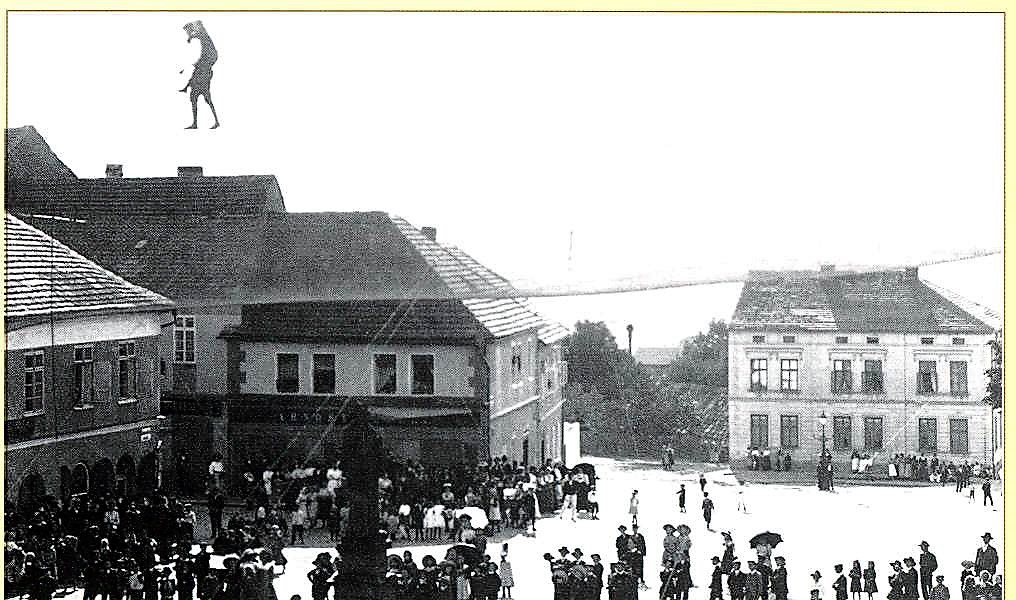 Rekonstrukce náměstí J. A. Alise - provazolezec%201918