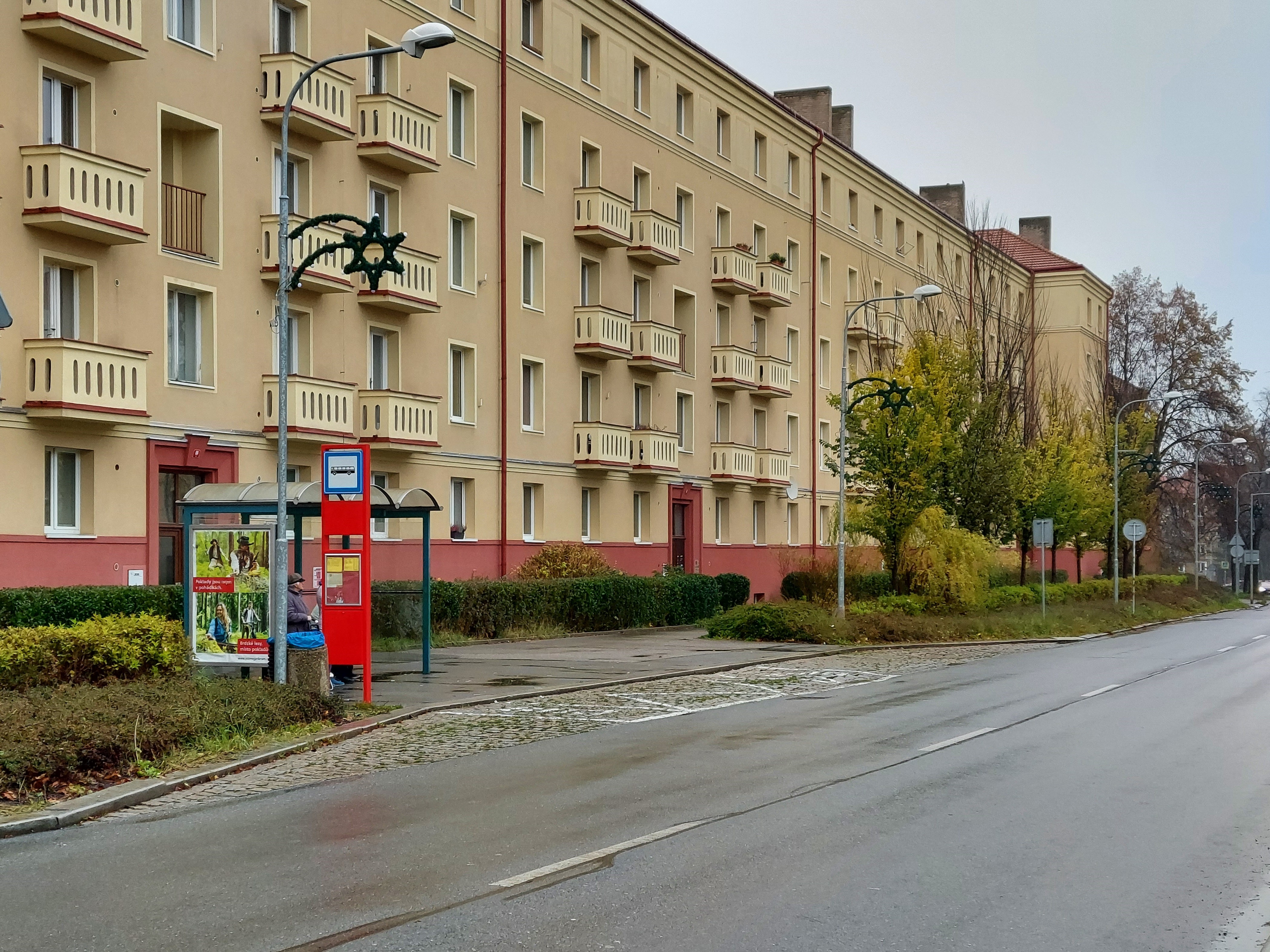 Oprava autobusového zálivu u autobusové zastávky na nám. 17. listopadu - 20221118_093610%20%282%29