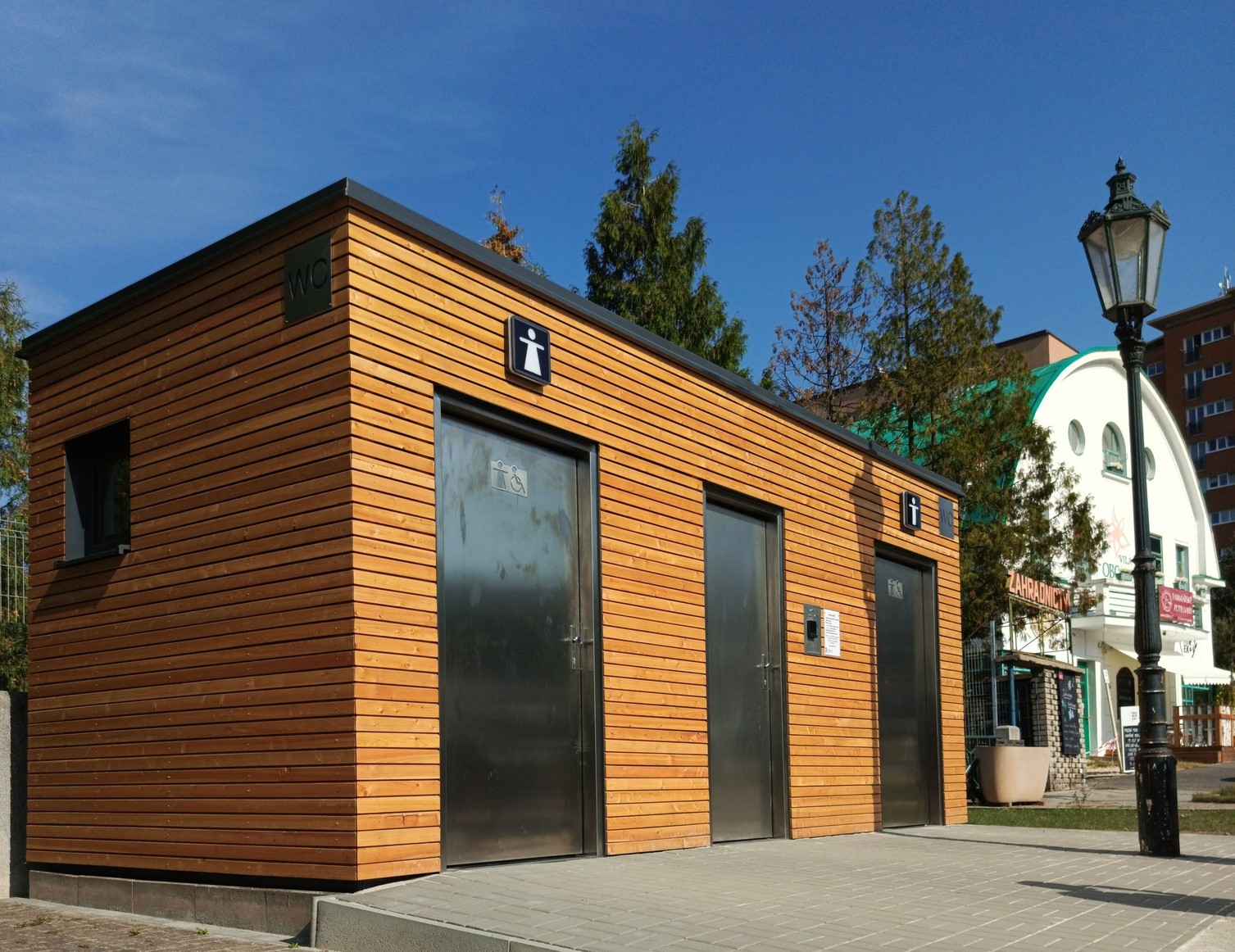 WC Dvořákovo nábřeží