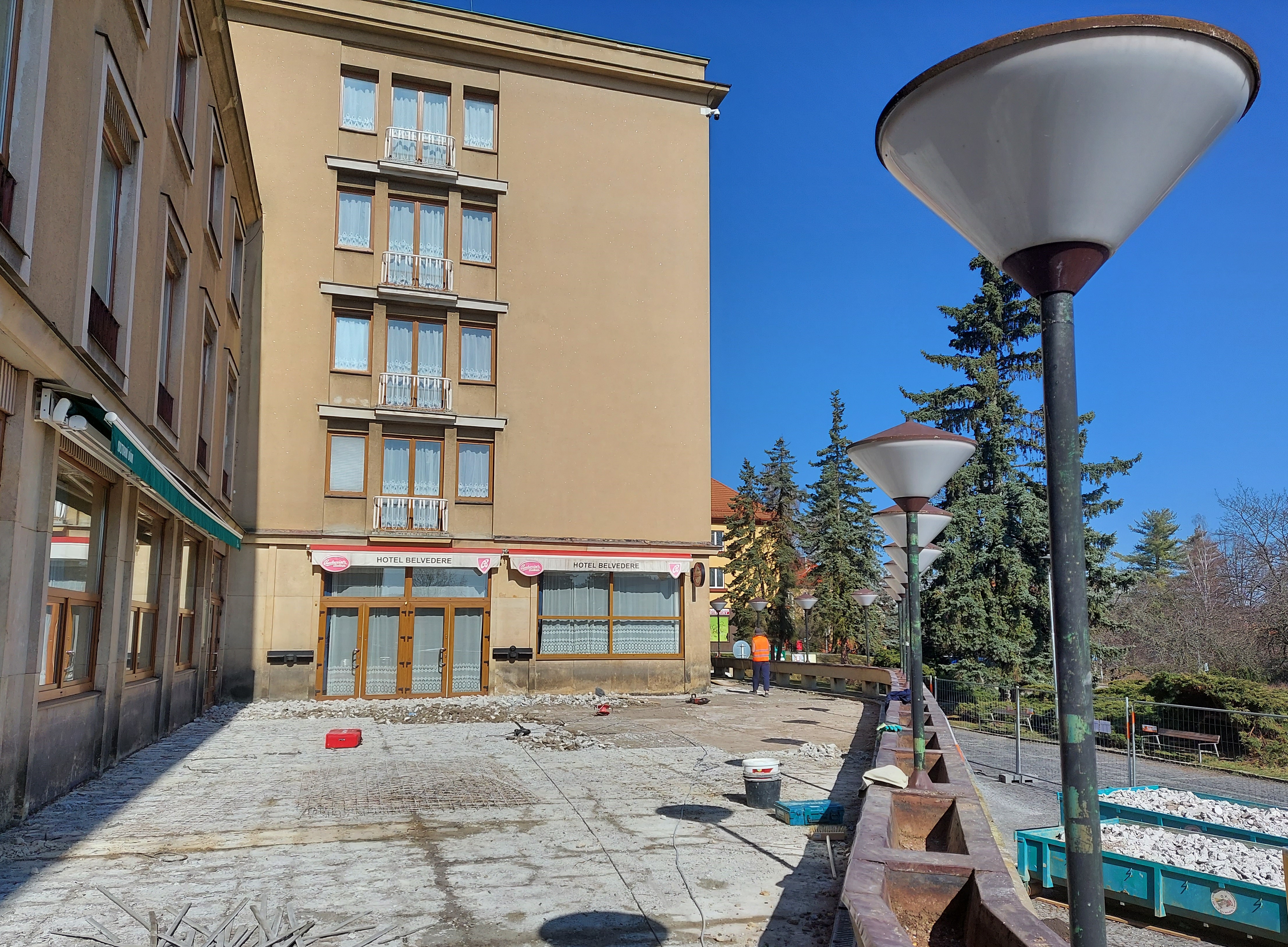 Oprava terasy hotelu Belvedere v Příbrami začala